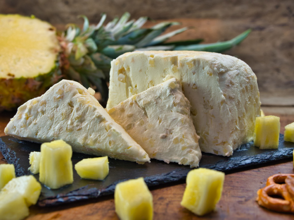 Frischkäsezubereitung Ananas