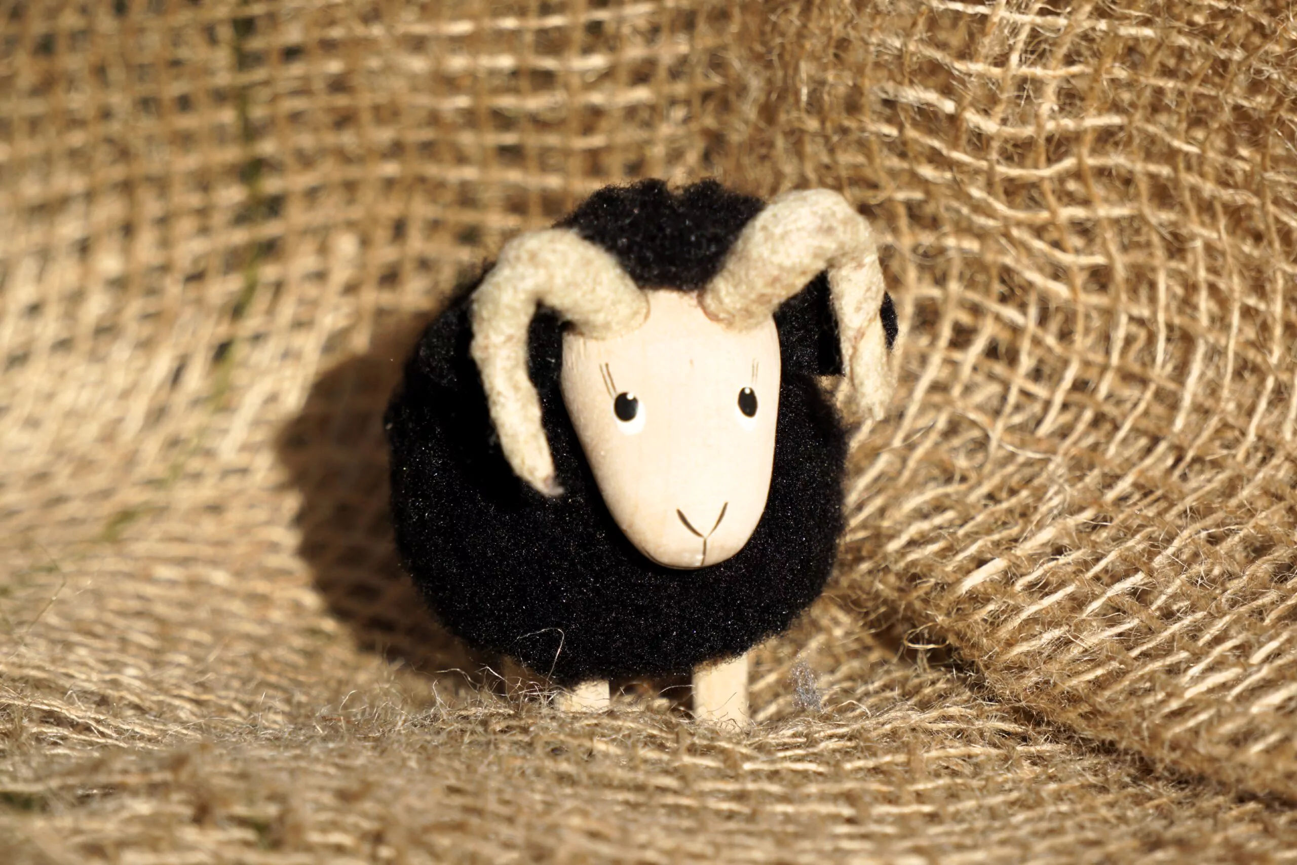 Schafböckchen, handgefertigt – Bild 3