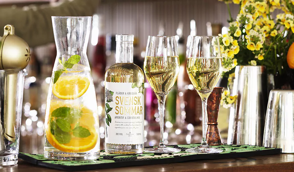 Saturnus Svensk Sommar Holunderblüte & Stachelbeere 20% vol. – Bild 5